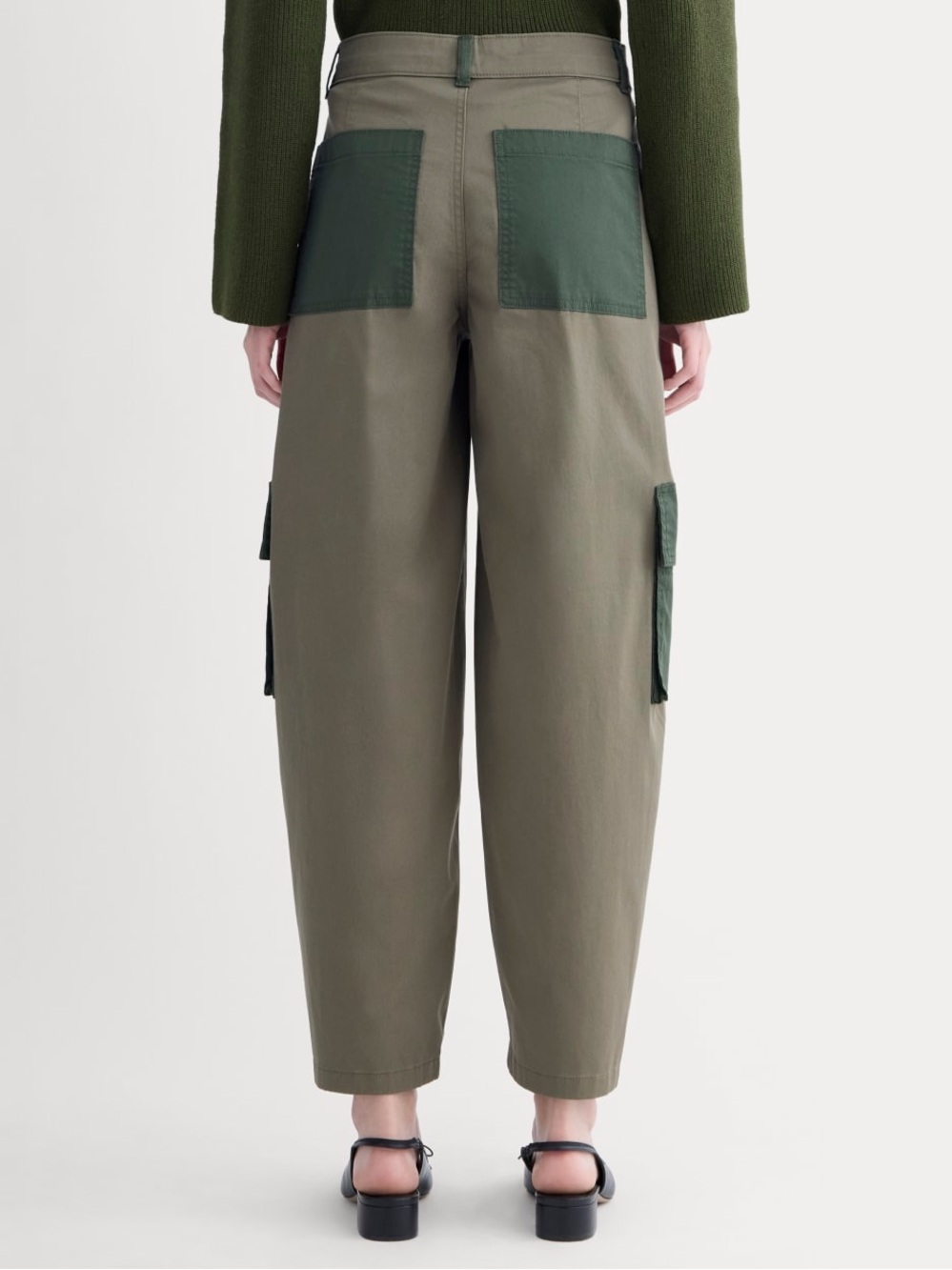 EVERLANE NWOT The Utility Cargo Pant Barrel Leg Colorblock KALAMATA / DUFFEL BAG - Picture 4 of 14